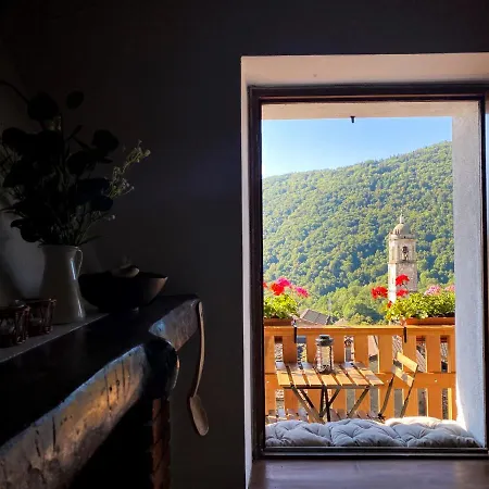 Casa Alba * Livo (Lombardy)