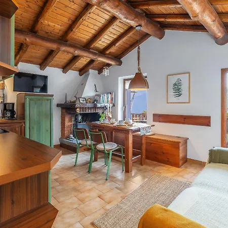 Alba Apartament Livo (Lombardy)