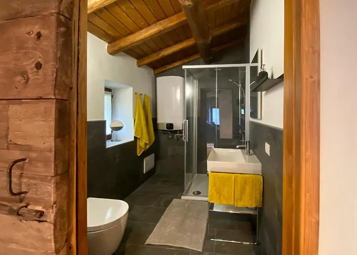 Casa Alba * Livo (Lombardy)