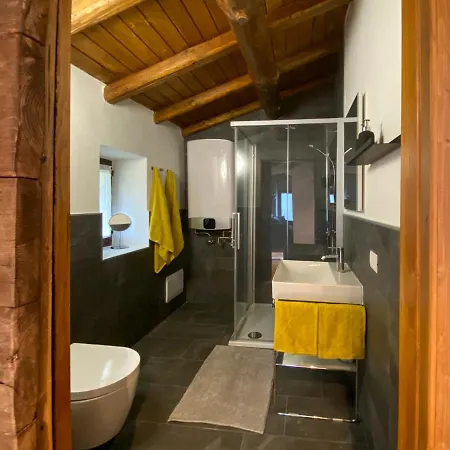 Casa Alba * Livo (Lombardy)